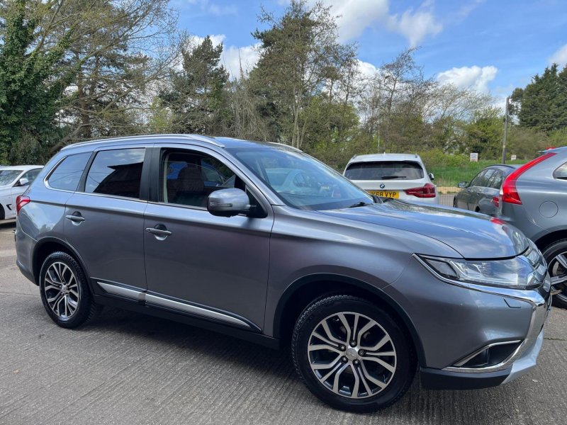 MITSUBISHI OUTLANDER 2.2 DI-D 4 Auto 4WD Euro 6 5dr (2017/66)